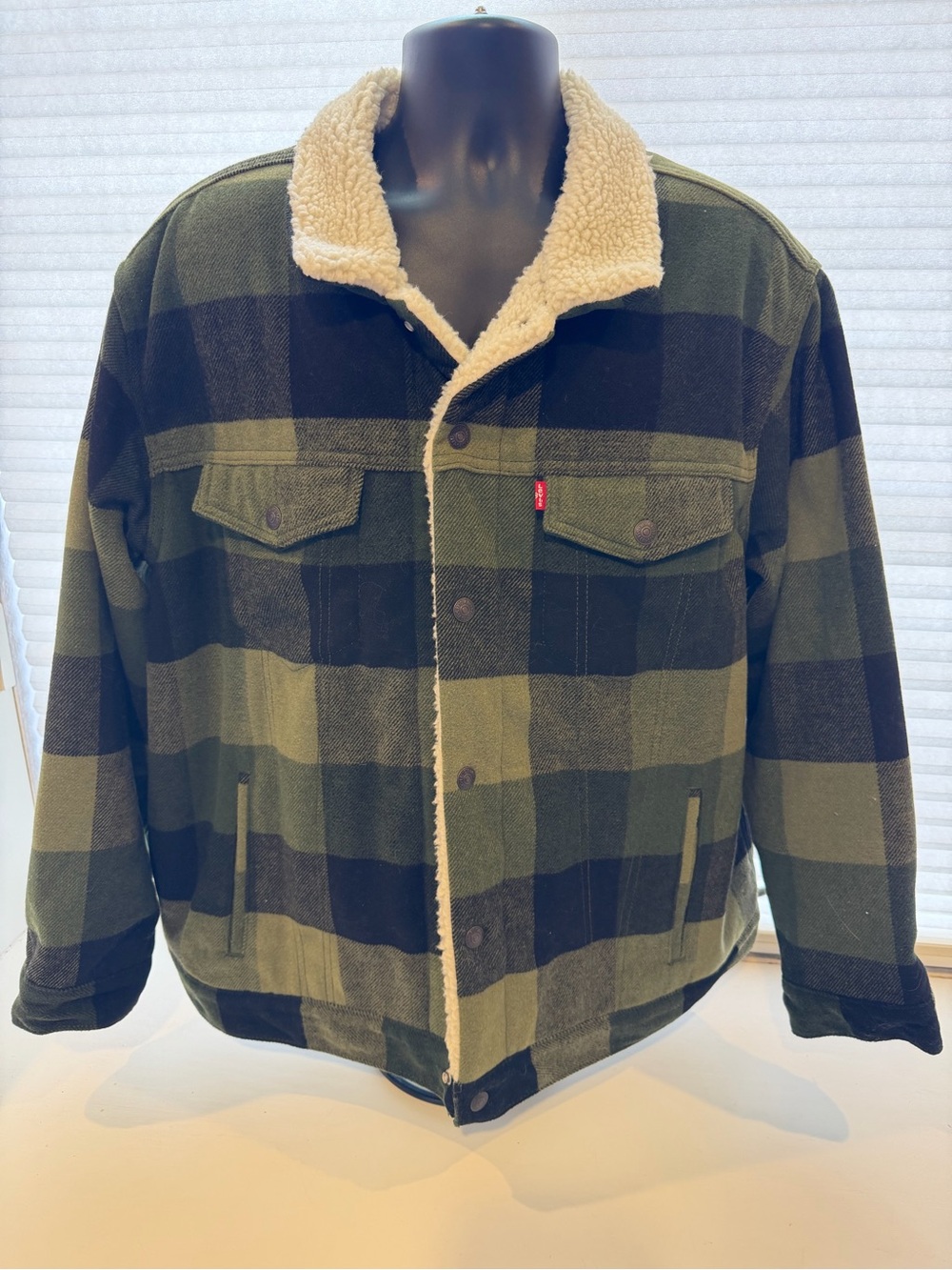 Levi’s Relaxed Fit Sherpa Plaid Trucker Jacket Mens size XL Green and Black